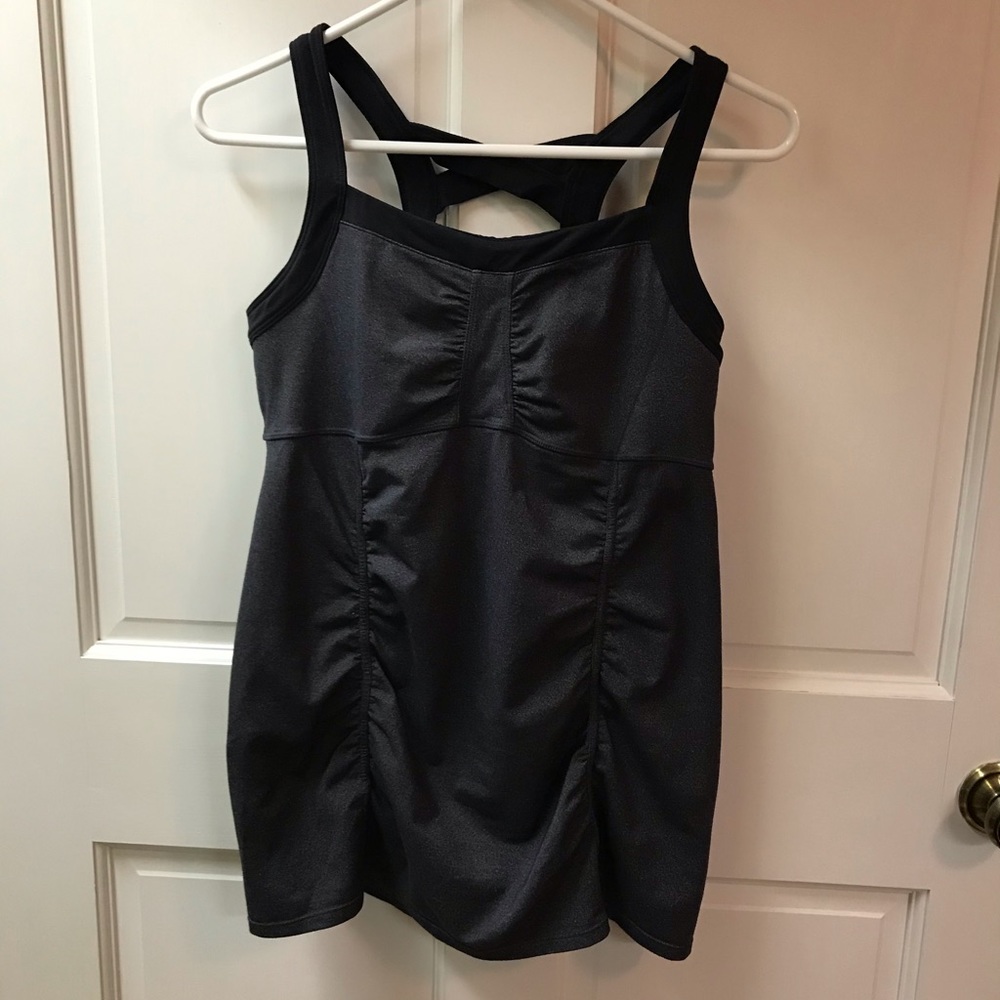 Athleta tank w shelf bra